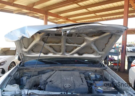 2010 Toyota Tacoma Base V6 из США, поврежденный, VIN 3TMLU4EN4AM045597